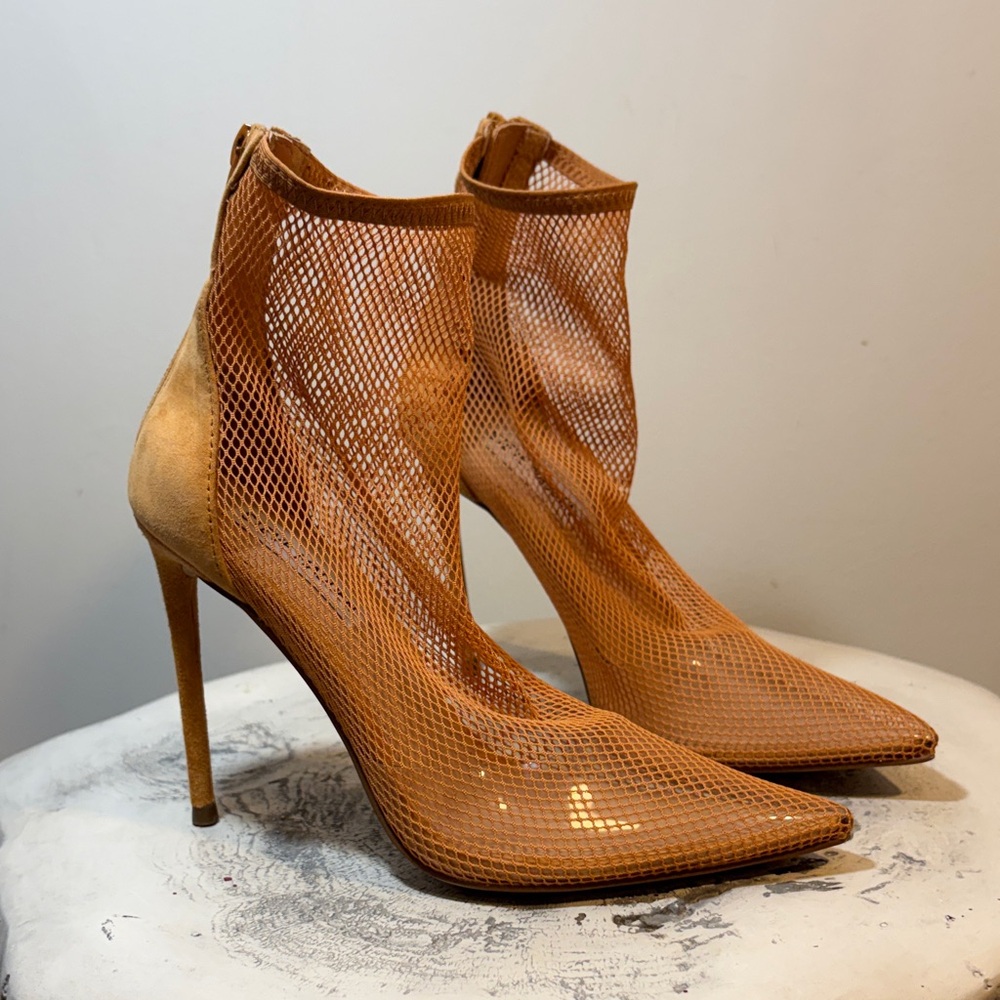 Steve Madden Nude 4” Vielo Mesh Netting Stiletto Bootie Skinny Thin Heel Pumps